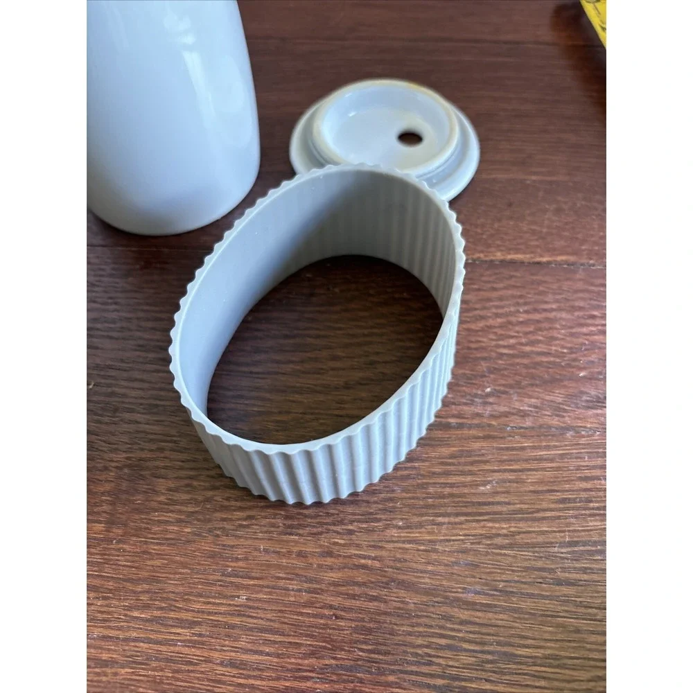 Pampered Chef Ceramic Egg Cooker, Microwave use,‎ also make oatmeal or cake